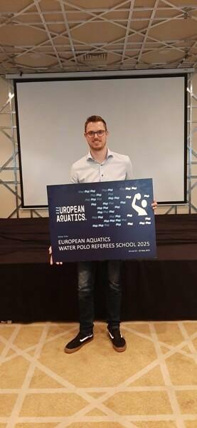 Florian Antheunis geslaagd als EA referee waterpolo