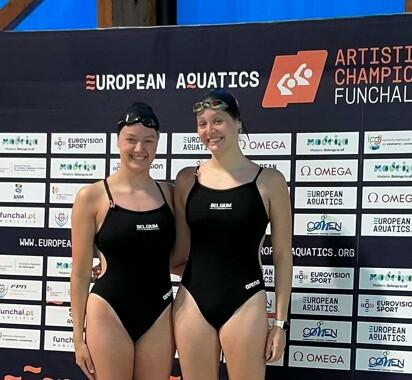 Julie & Lara make history in Belgian artistic swimming