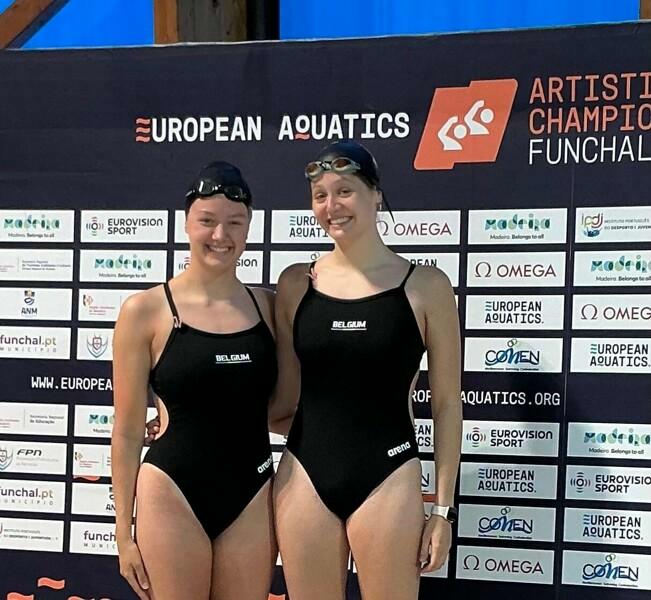 Julie & Lara make history in Belgian artistic swimming