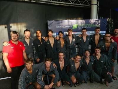 Red Sharks gekwalificeerd voor de kwartfinales op het EJK waterpolo